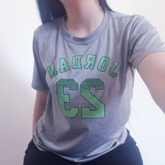 ✨2FOR15$✨Jordan Grey T Shirt - Picture 3 of 6